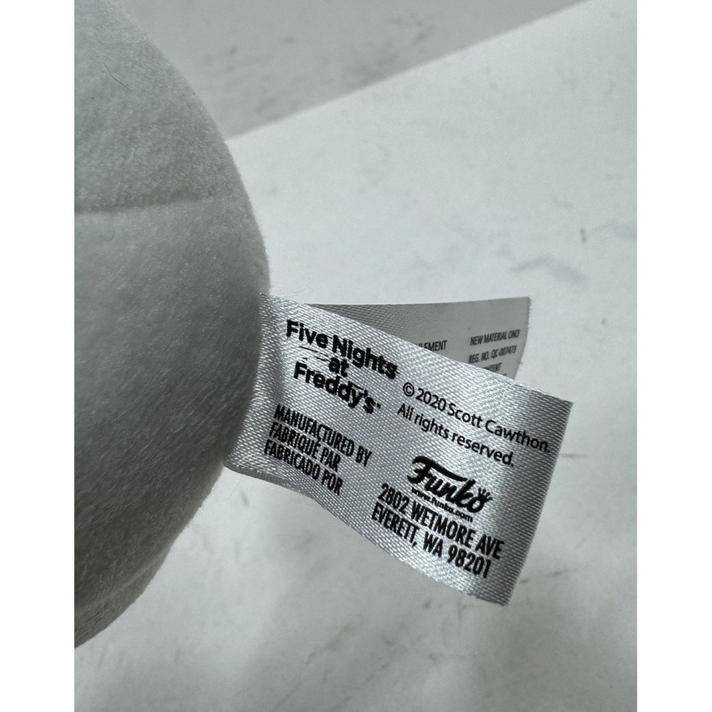 Five Nights At Freddy's FNAF 2020 Plush Funko Foxy White NWT - Picture 4 of 5